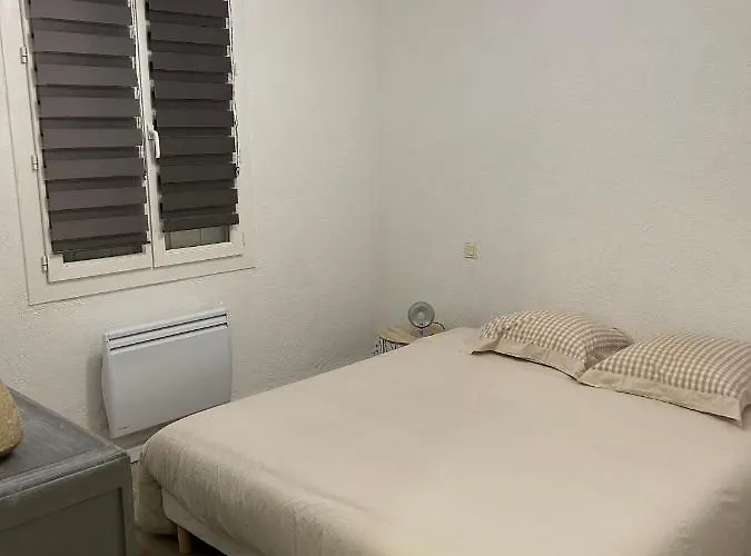 ヴィラ Jolie Independante Climatisee 3 Confort 6 Couchages, Piscine Chauffee 4 X 8 Disponible Selon Meteo De Mai A Fin Septembre, Jacuzzi 4 Places, Boulodrome Eclaire, Ping-pong, Wifi, Proche Commerces Animaux Domestiques Sur Demande Bretenoux