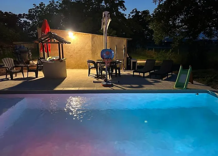 Вилла Jolie Independante Climatisee 3 Confort 6 Couchages, Piscine Chauffee 4 X 8 Disponible Selon Meteo De Mai A Fin Septembre, Jacuzzi 4 Places, Boulodrome Eclaire, Ping-pong, Wifi, Proche Commerces Animaux Domestiques Sur Demande *