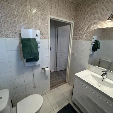 Jolie Villa Independante Climatisee 3 Chambres Tout Confort 6 Couchages, Piscine Chauffee 4 X 8 Et Jacuzzi Disponibles De Mai A Fin Septembre, Boulodrome Eclaire, Ping-Pong, Wifi, Proche Commerces Animaux Domestiques Sur Demande Villa