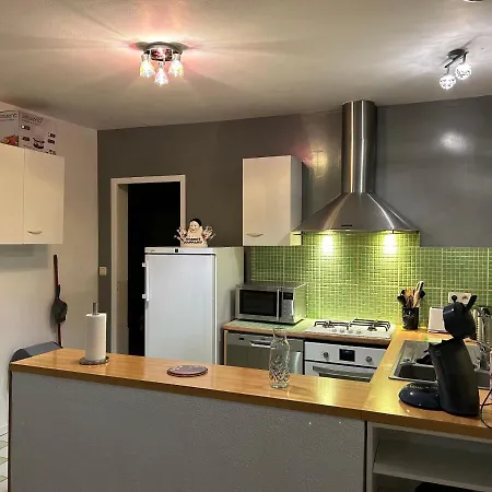 Jolie Villa Independante Climatisee 3 Chambres Tout Confort 6 Couchages, Piscine Chauffee 4 X 8 Et Jacuzzi Disponibles De Mai A Fin Septembre, Boulodrome Eclaire, Ping-Pong, Wifi, Proche Commerces Animaux Domestiques Sur Demande