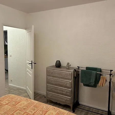 Villa Jolie Villa Independante Climatisee 3 Chambres Tout Confort 6 Couchages, Piscine Chauffee 4 X 8 Et Jacuzzi Disponibles De Mai A Fin Septembre, Boulodrome Eclaire, Ping-Pong, Wifi, Proche Commerces Animaux Domestiques Sur Demande