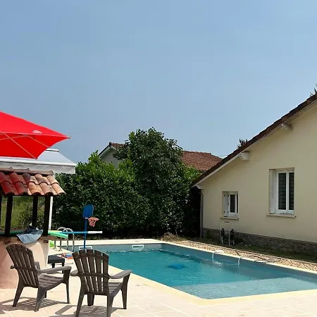Villa Jolie Villa Independante Climatisee 3 Chambres Tout Confort 6 Couchages, Piscine Chauffee 4 X 8 Et Jacuzzi Disponibles De Mai A Fin Septembre, Boulodrome Eclaire, Ping-Pong, Wifi, Proche Commerces Animaux Domestiques Sur Demande