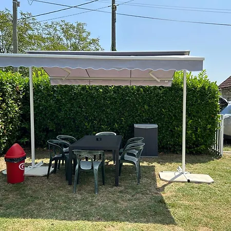 Jolie: Climatisée Avec Piscine Chauffée Et Confort Familial * Bretenoux