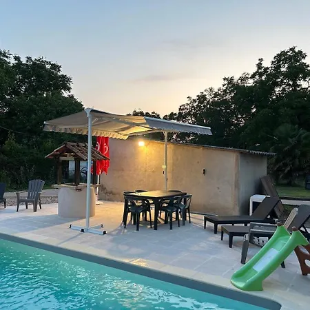 Jolie Independante Climatisee 3 Confort 6 Couchages, Piscine Chauffee 4 X 8 Disponible Selon Meteo De Mai A Fin Septembre, Jacuzzi 4 Places, Boulodrome Eclaire, Ping-pong, Wifi, Proche Commerces Animaux Domestiques Sur Demande *