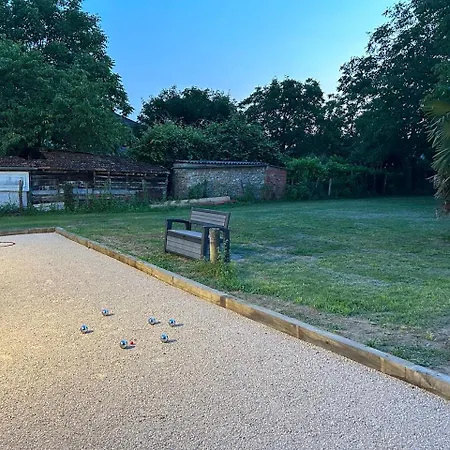 Villa Jolie Independante Climatisee 3 Confort 6 Couchages, Piscine Chauffee 4 X 8 Disponible Selon Meteo De Mai A Fin Septembre, Jacuzzi 4 Places, Boulodrome Eclaire, Ping-pong, Wifi, Proche Commerces Animaux Domestiques Sur Demande Bretenoux