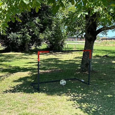 Villa Jolie Independante Climatisee 3 Confort 6 Couchages, Piscine Chauffee 4 X 8 Disponible Selon Meteo De Mai A Fin Septembre, Jacuzzi 4 Places, Boulodrome Eclaire, Ping-pong, Wifi, Proche Commerces Animaux Domestiques Sur Demande Bretenoux