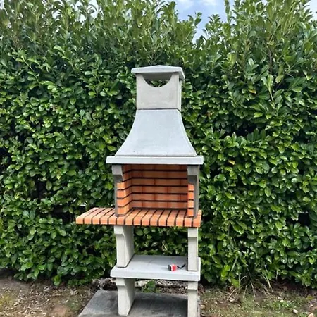 Villa Jolie Independante Climatisee 3 Confort 6 Couchages, Piscine Chauffee 4 X 8 Disponible Selon Meteo De Mai A Fin Septembre, Jacuzzi 4 Places, Boulodrome Eclaire, Ping-pong, Wifi, Proche Commerces Animaux Domestiques Sur Demande Bretenoux