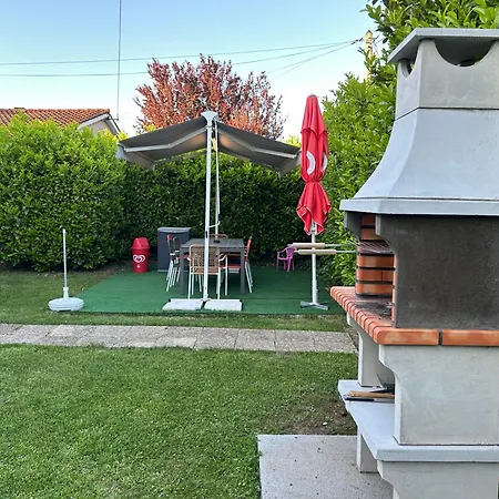 Jolie Independante Climatisee 3 Confort 6 Couchages, Piscine Chauffee 4 X 8 Disponible Selon Meteo De Mai A Fin Septembre, Jacuzzi 4 Places, Boulodrome Eclaire, Ping-pong, Wifi, Proche Commerces Animaux Domestiques Sur Demande Villa *