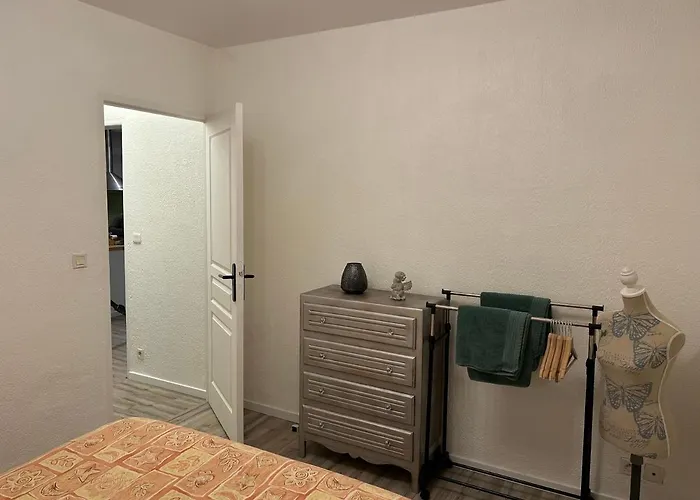 Villa Jolie Independante Climatisee 3 Confort 6 Couchages, Piscine Chauffee 4 X 8 Disponible Selon Meteo De Mai A Fin Septembre, Jacuzzi 4 Places, Boulodrome Eclaire, Ping-pong, Wifi, Proche Commerces Animaux Domestiques Sur Demande