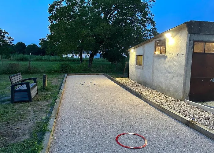 Jolie: Climatisée Avec Piscine Chauffée Et Confort Familial * Bretenoux